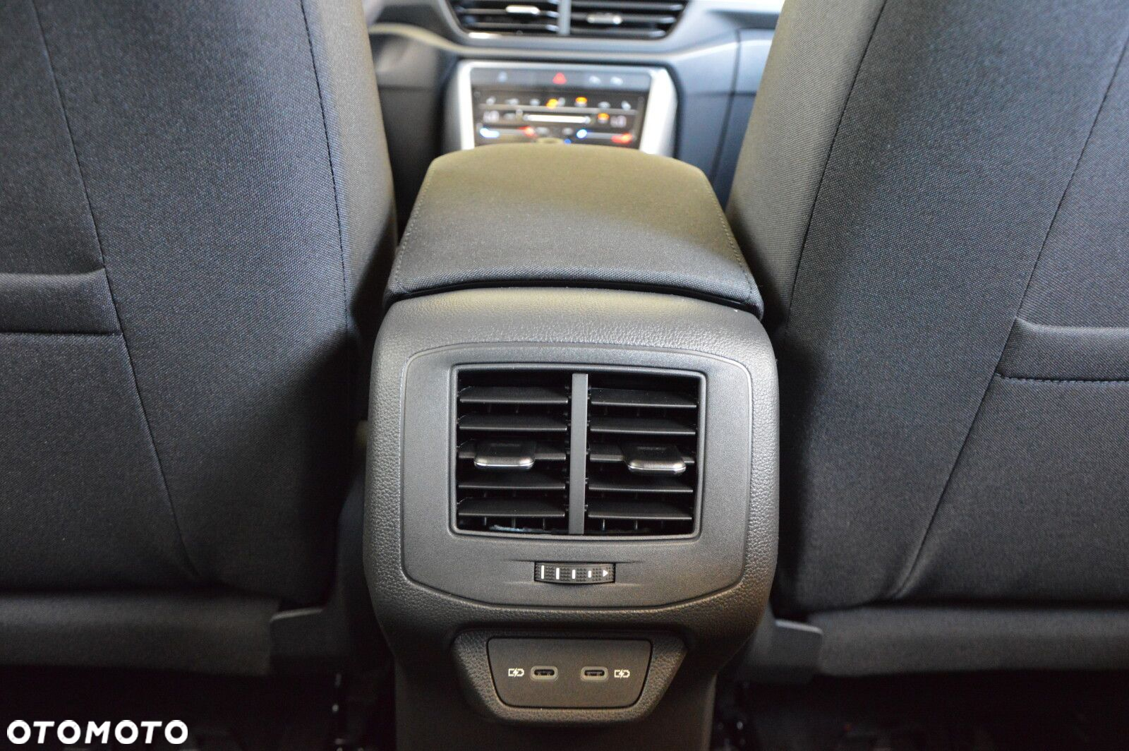 Volkswagen T-Roc - 25