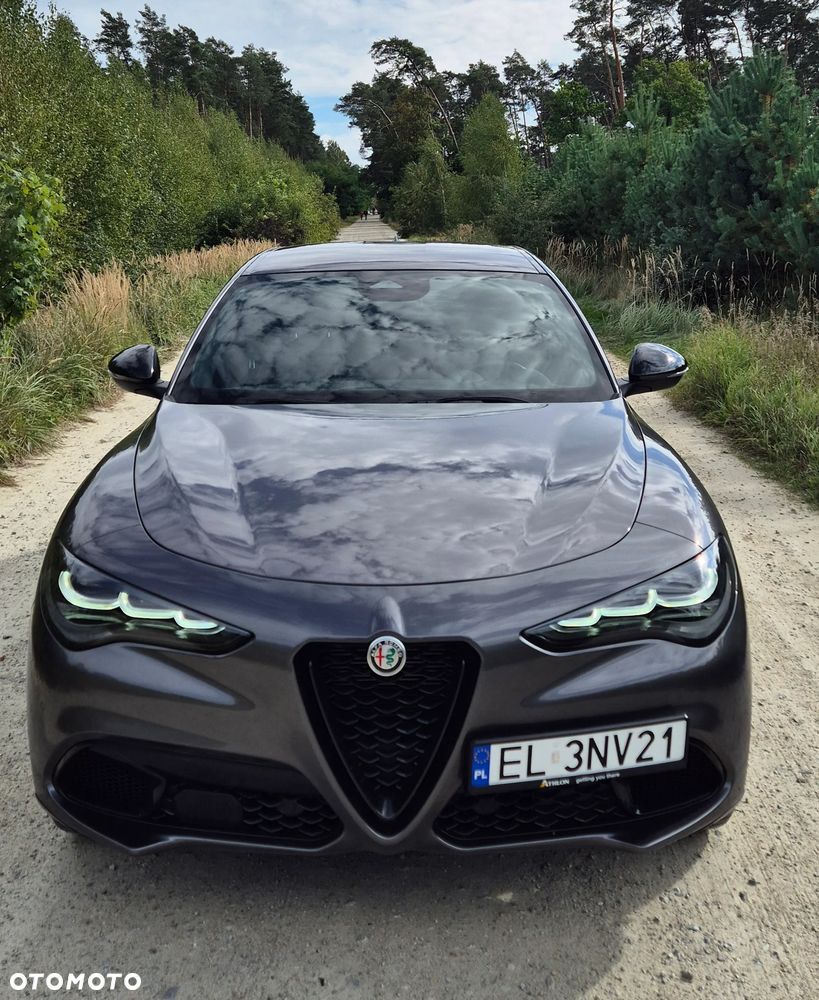 Alfa Romeo Stelvio 2025 photo 2