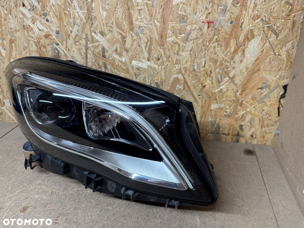 MERCEDES GLA 156 X156 LIFT LAMPA PRAWA PRZÓD PRZEDNIA REFLEKTOR LED A1569067000 - 9
