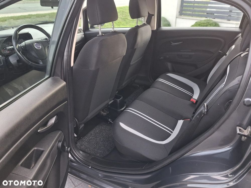 Fiat Grande Punto - 9