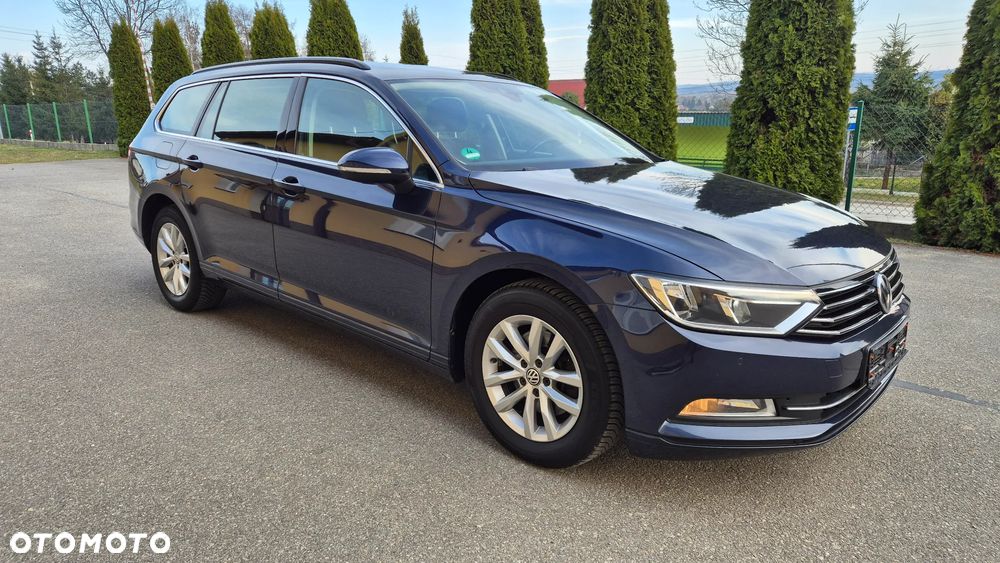 Volkswagen Passat - 4