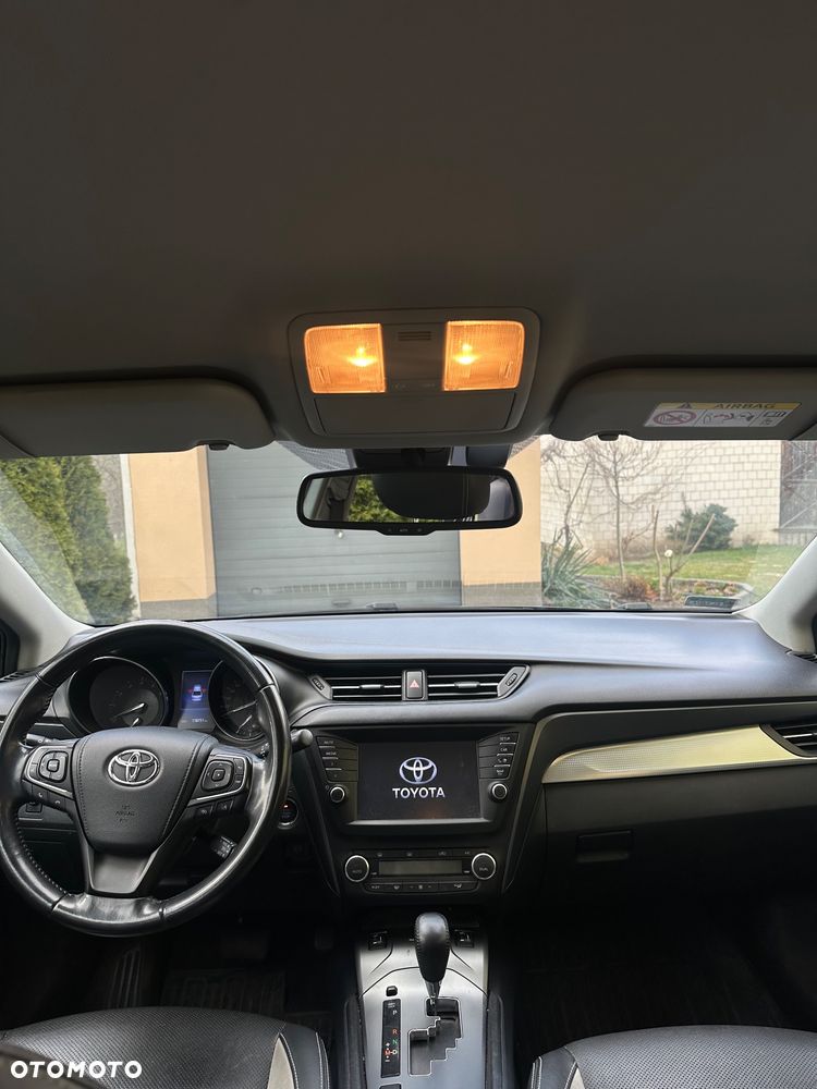Toyota Avensis 1.8 Premium MS - 9