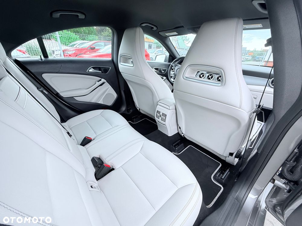 Mercedes-Benz CLA 250 7G-DCT AMG Line - 10