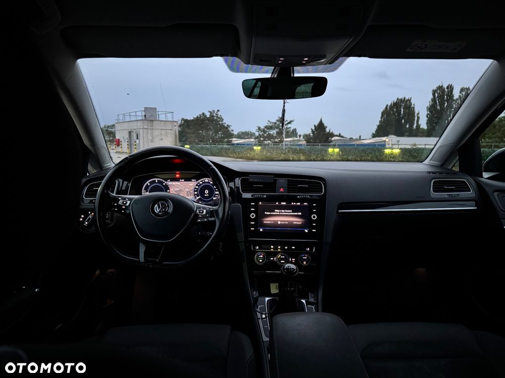 Volkswagen Golf - 16