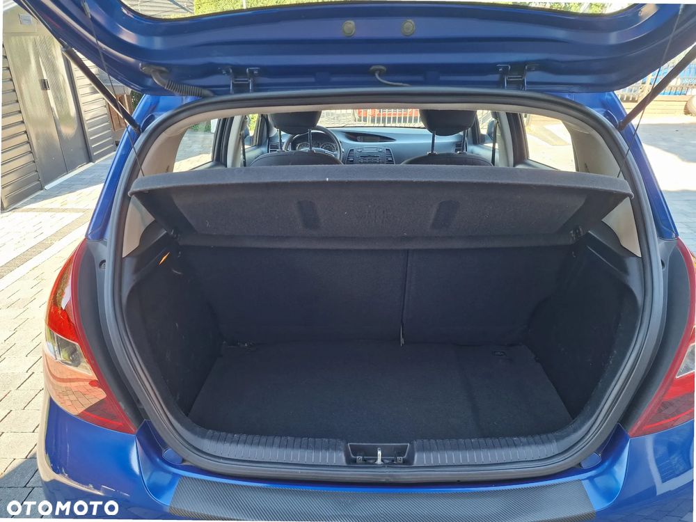 Hyundai i20 1.4 Comfort EU5 - 24