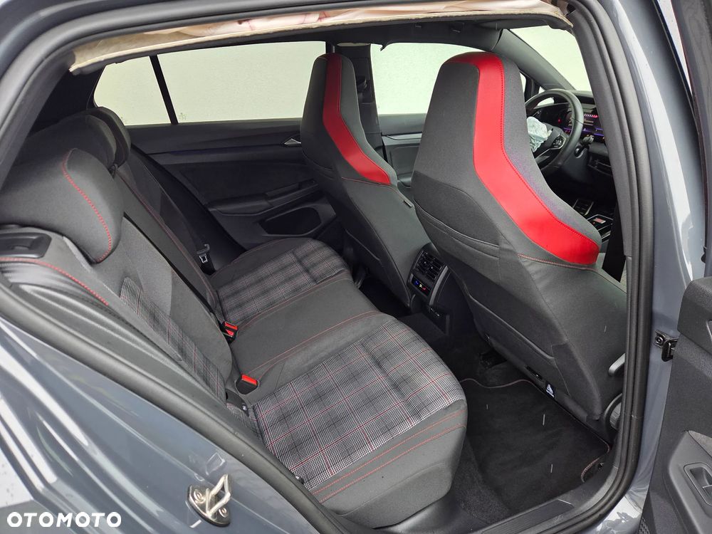 Volkswagen Golf - 16