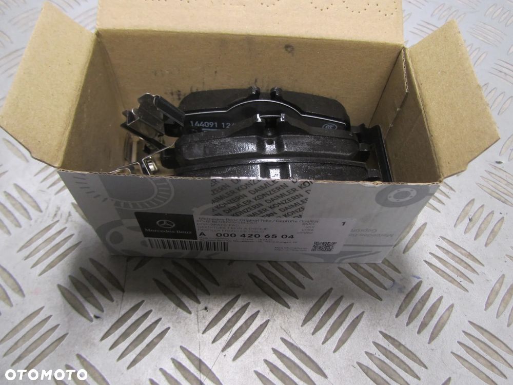 KLOCKI 0004206504 - 3