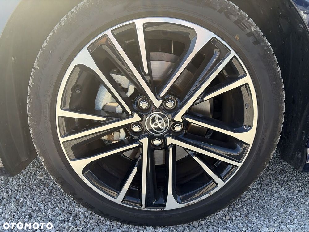 Toyota Camry - 18
