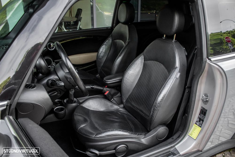 MINI 3 Portas Cooper D - 28