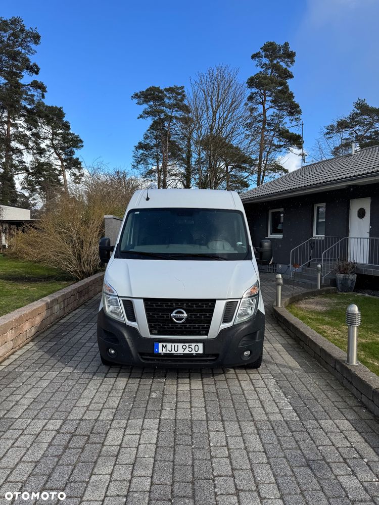 Nissan NV400 - 1