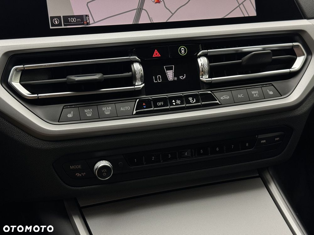 BMW Seria 3 318i - 26