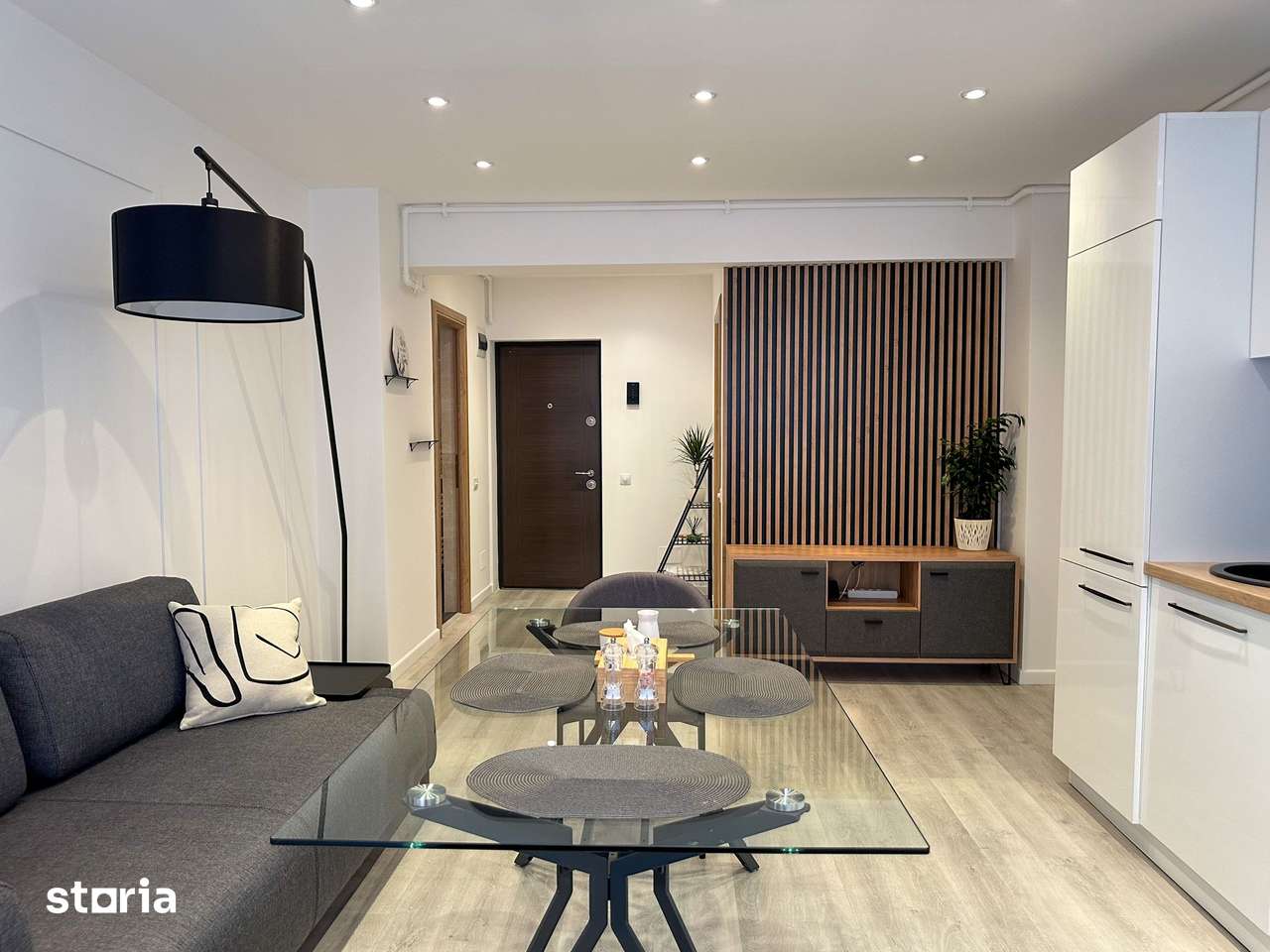 Apartament PET FRIENDLY premium 4 camere | Balcon | 2 parcări | Petrom — fotografia 1