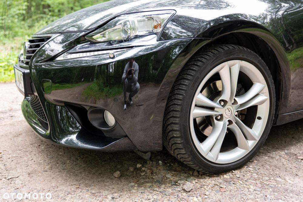 Lexus IS 300h Business - 15