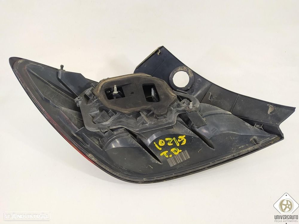 FAROLIM TRASEIRO DIREITO OPEL ASTRA H GTC 2007 - 4