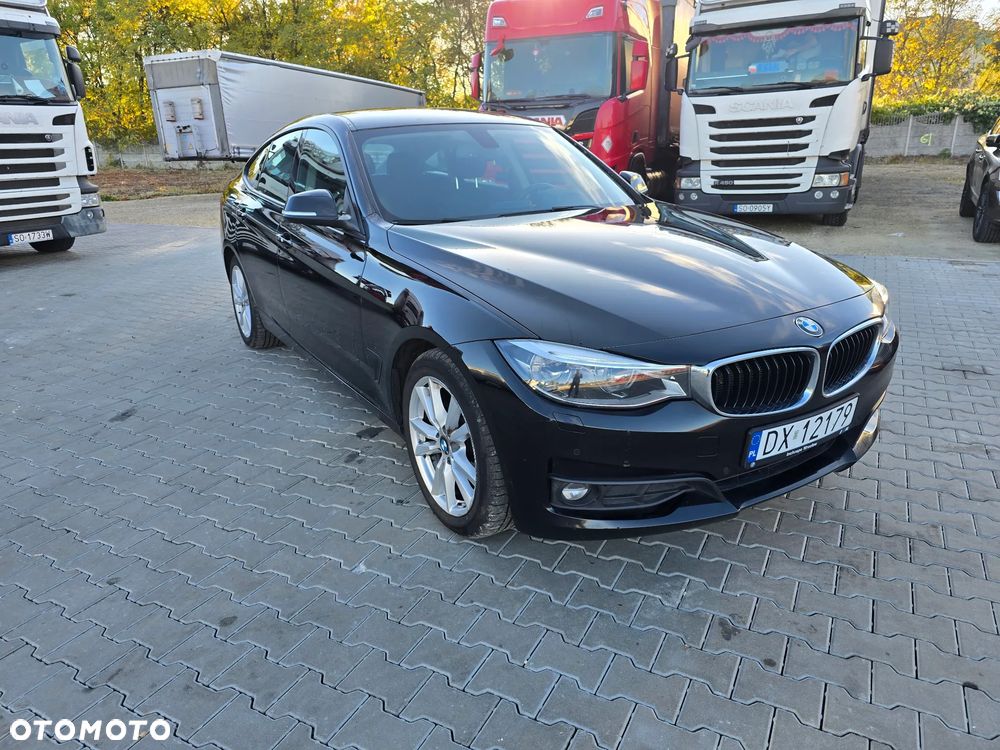 BMW Seria 3 2018 photo 2