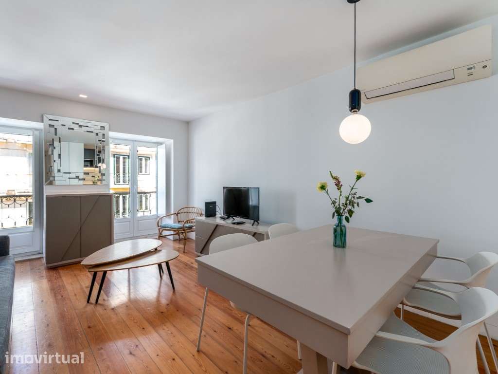 Apartamento T2 na Rua de São Bento, em Lisboa - Grande imagem: 4/20