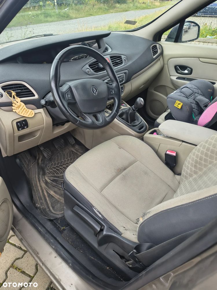 Renault Scenic - 8