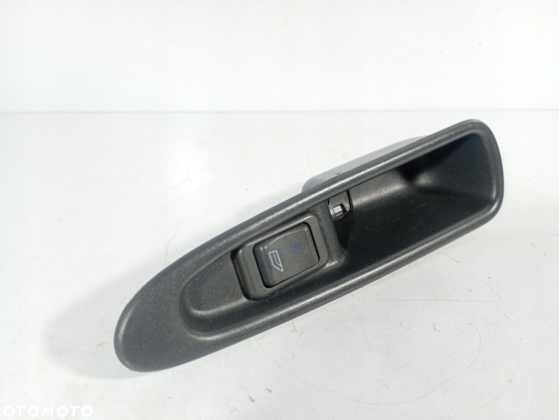 Volvo V40 95-04 WŁĄCZNIK PRZEŁĄCZNIK STEROWANIE PANEL SZYBY PRAWY PRZEDNI - 2