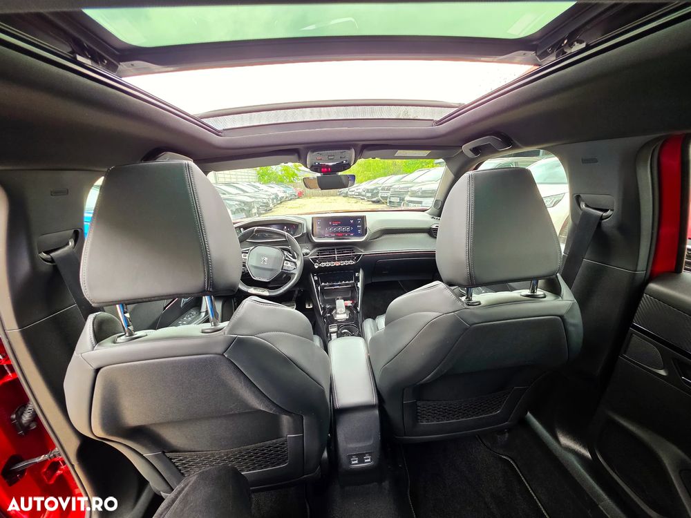 Peugeot 2008 PureTech 130 EAT8 GT - 19