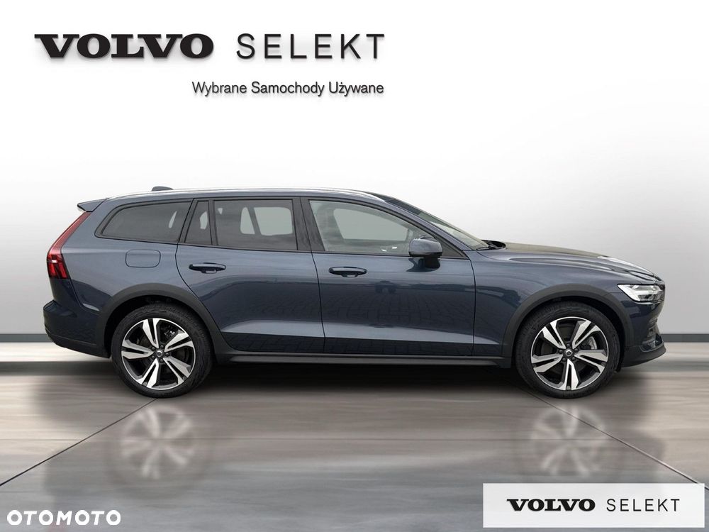 Volvo V60 Cross Country - 7