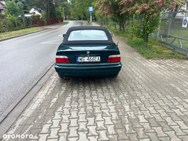 BMW Seria 3 325i - 3