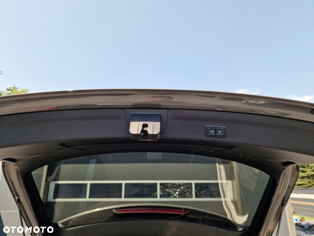 Audi A6 Avant 40 TDI S tronic S line - 8