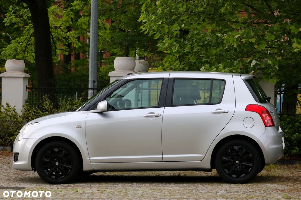 Suzuki Swift 1.3 Sunlight Edition - 3