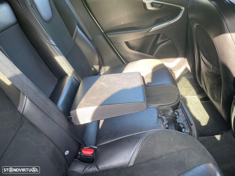 Volvo V40 2.0 D2 R-Design - 15