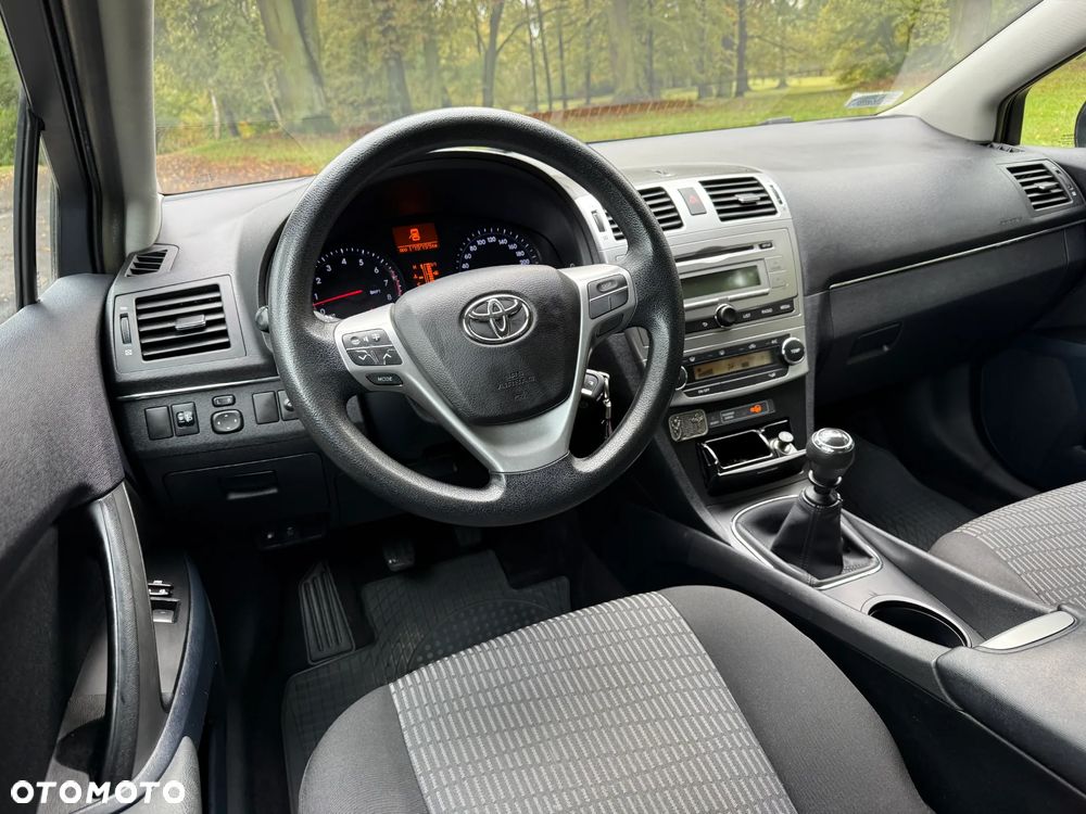 Toyota Avensis 1.6 Luna - 27