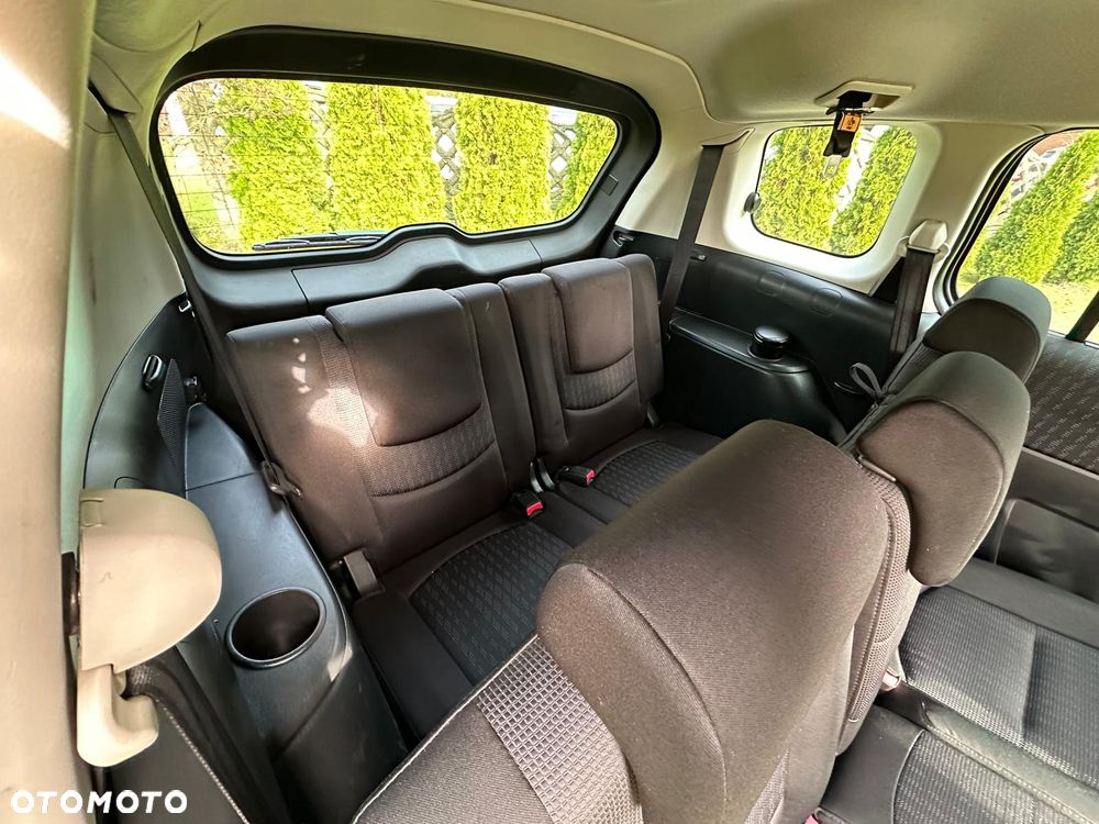 Mazda 5 - 17
