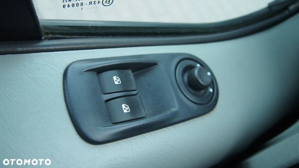 Opel Vivaro L2H1 2.9t - 21