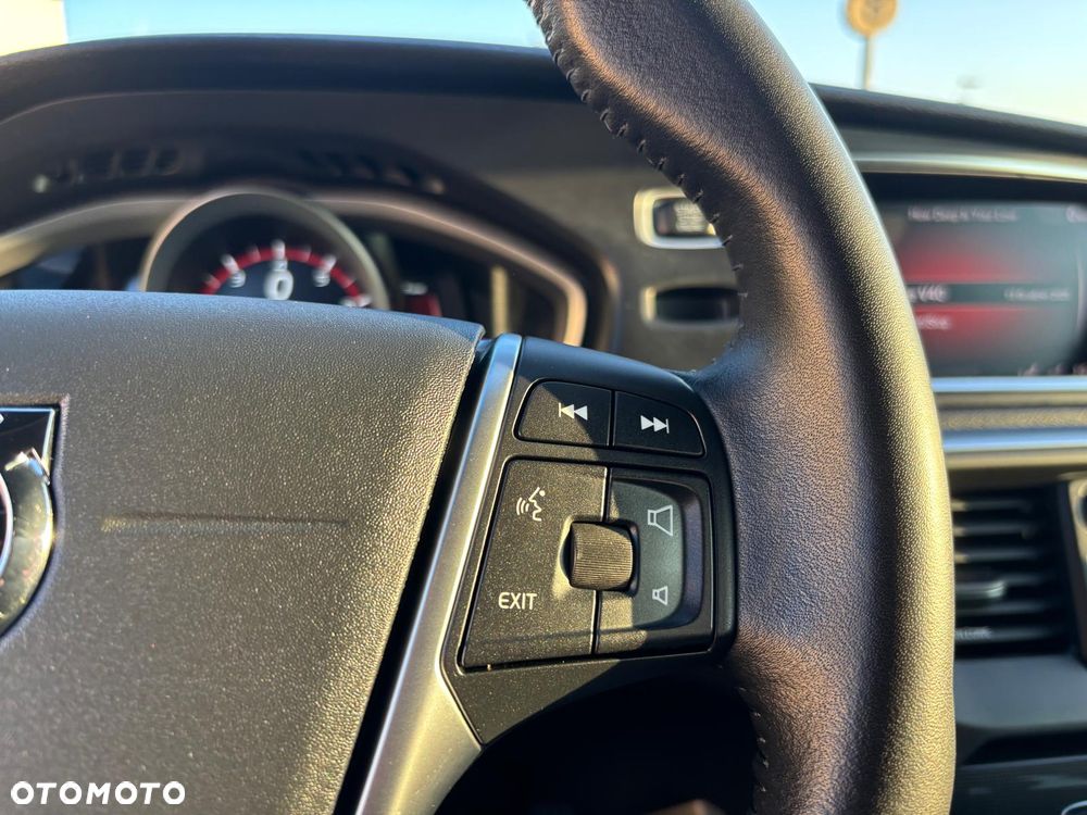 Volvo V40 T3 Drive-E Momentum - 20