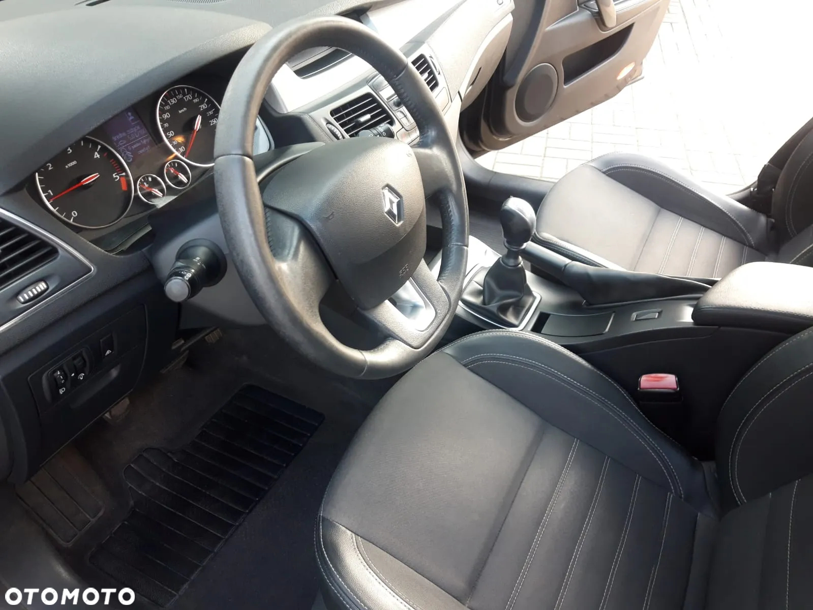 Renault Laguna - 8