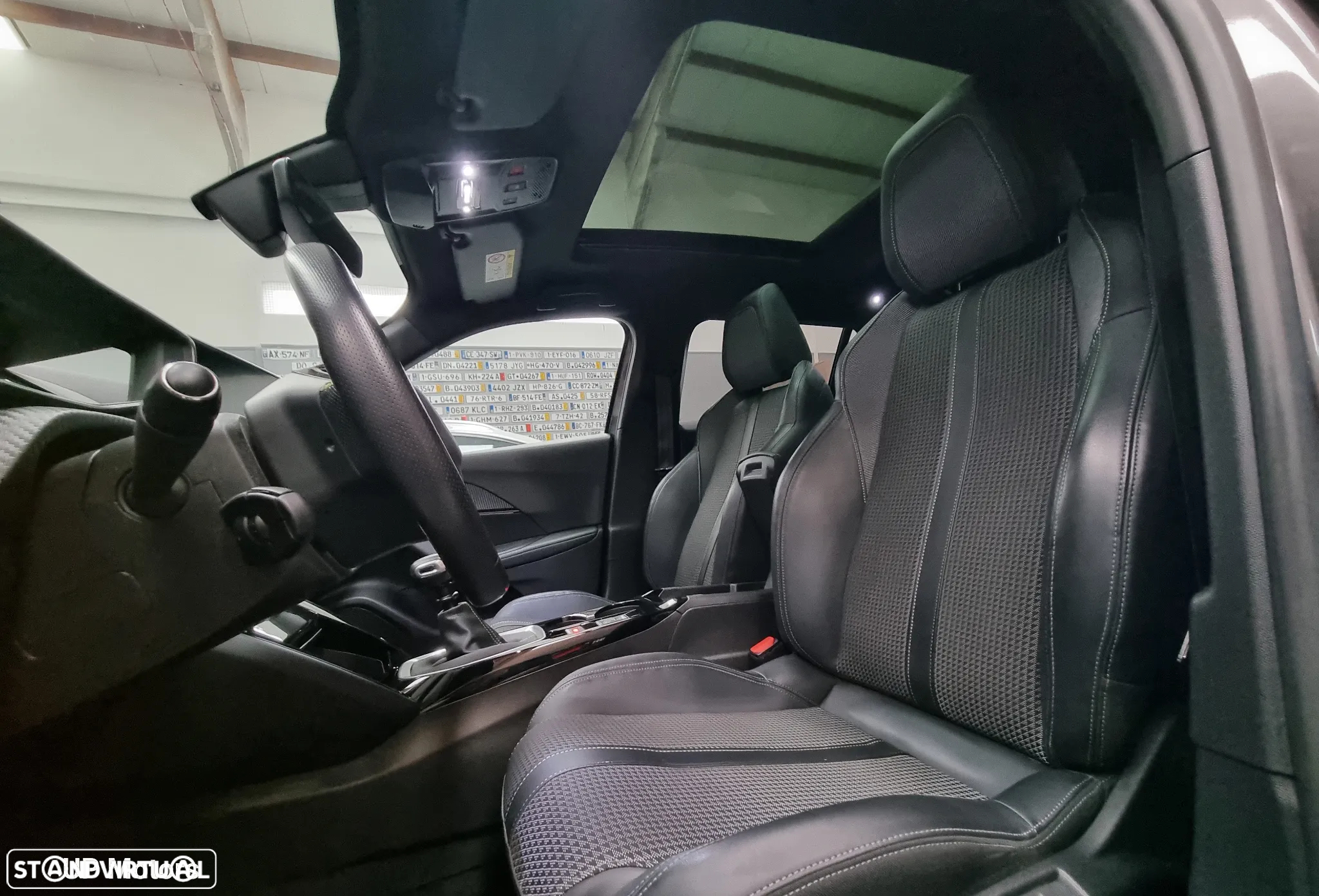 Peugeot 2008 1.2 PureTech GT - 8