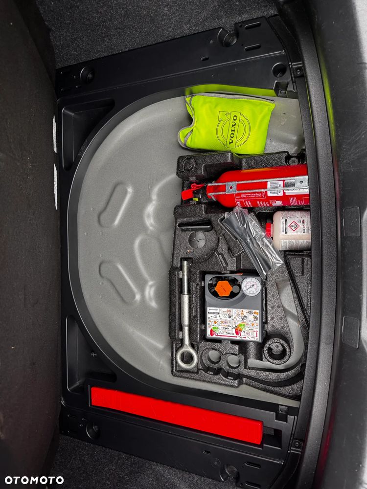 Volvo V40 T2 Kinetic - 19