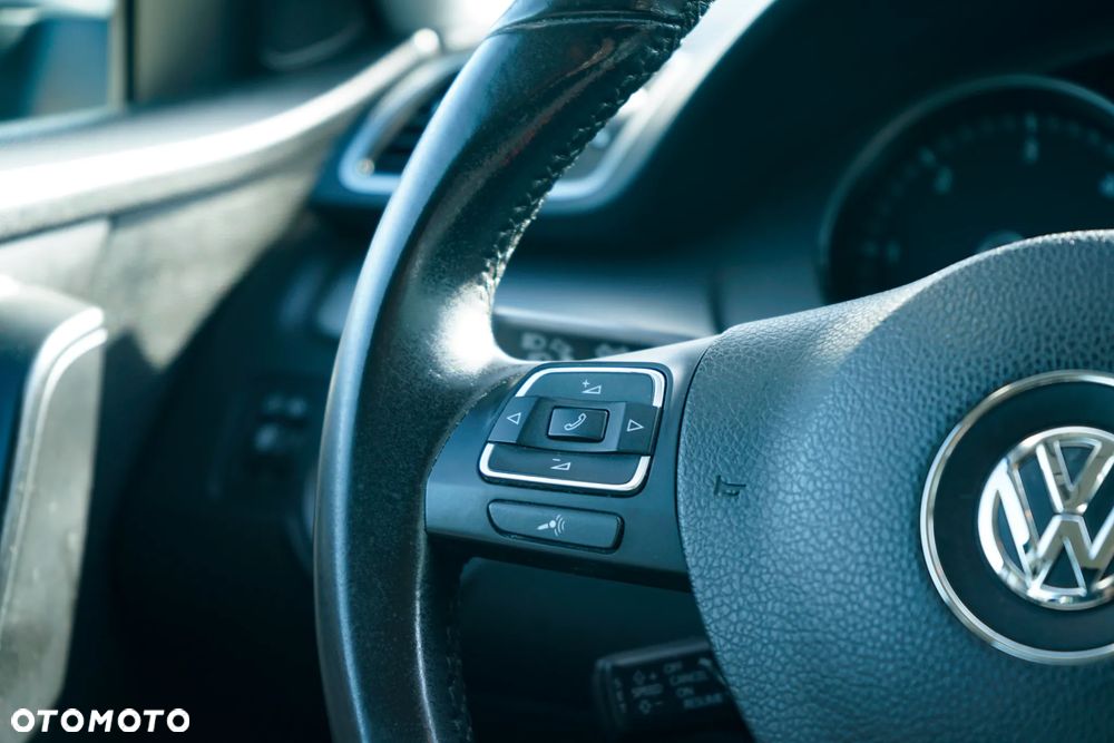 Volkswagen Passat 1.6 TDI Comfortline - 25