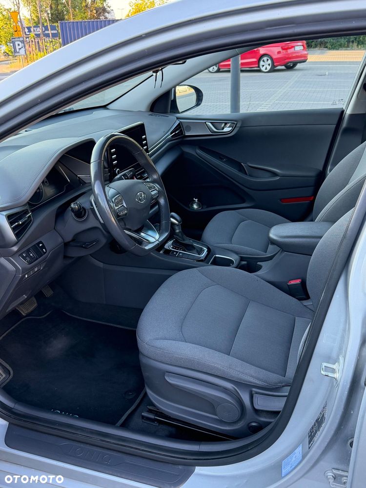 Hyundai IONIQ 1.6 GDI Premium - 10