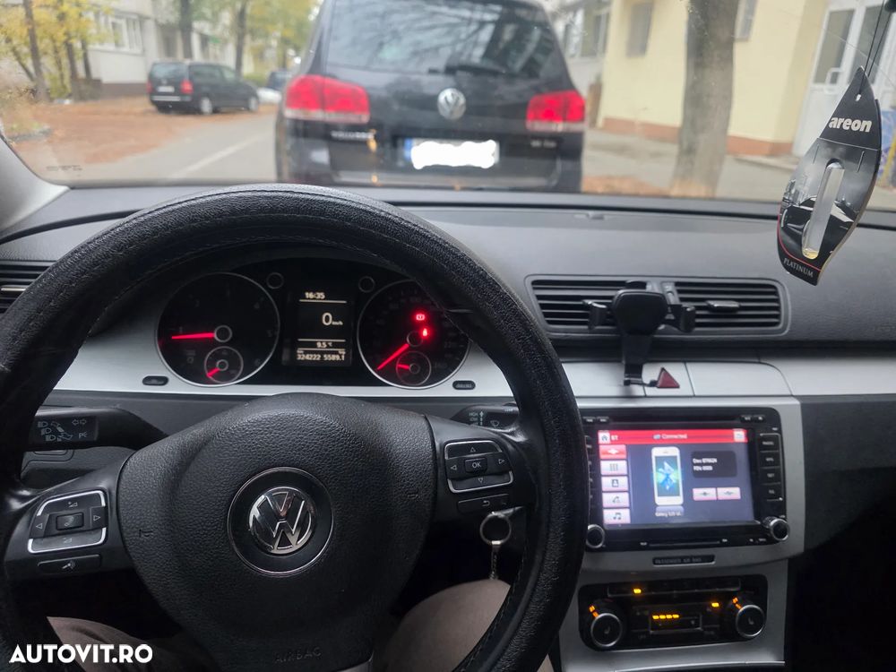 Volkswagen Passat Variant 1.6 TDI DPF BlueMotion Technology Highline - 11