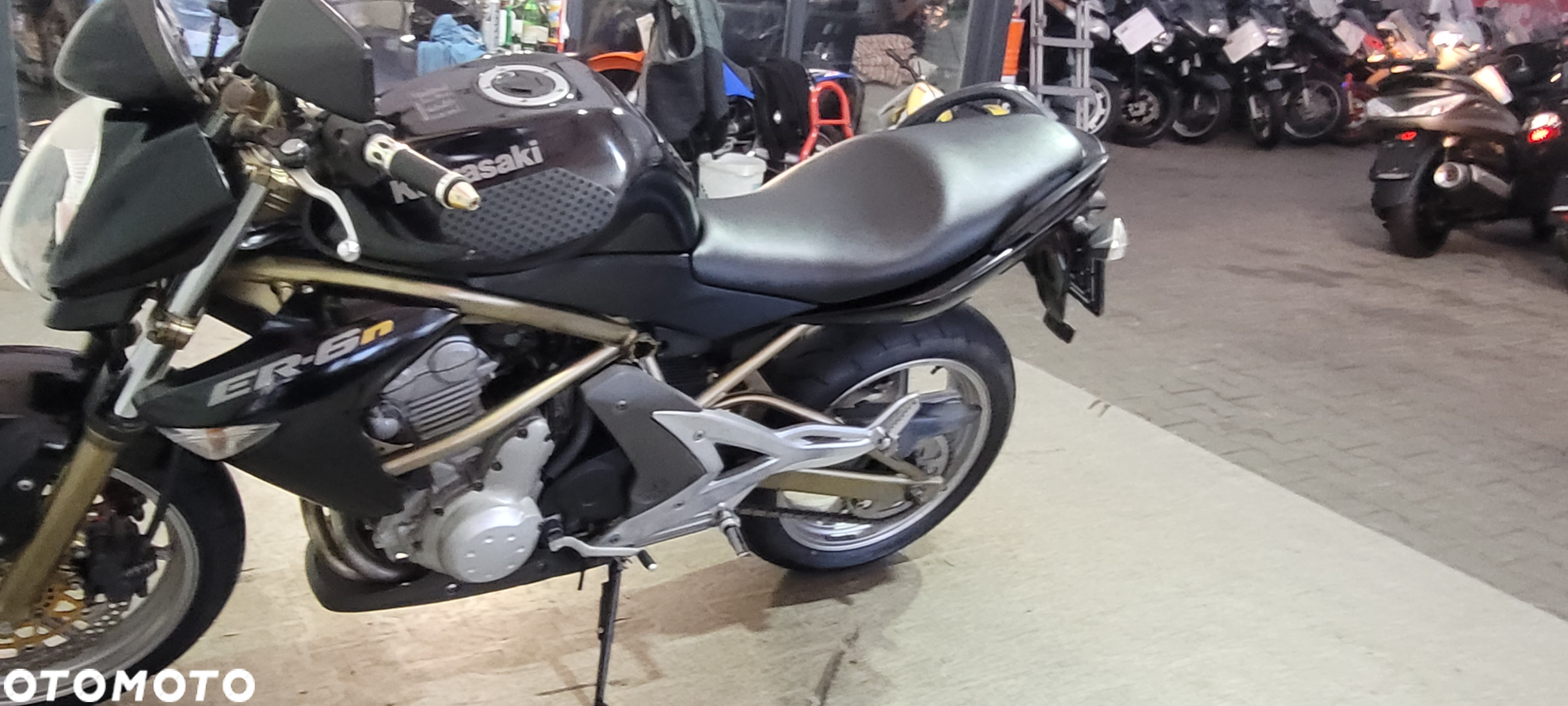 Kawasaki ER - 24
