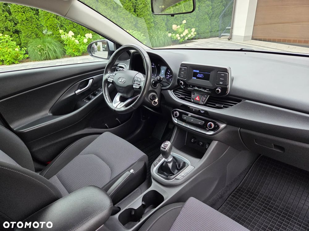Hyundai i30 1.5 DPI Classic + - 8