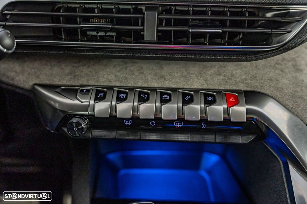 Peugeot 3008 1.6 Hybrid4 GT e-EAT8 - 32