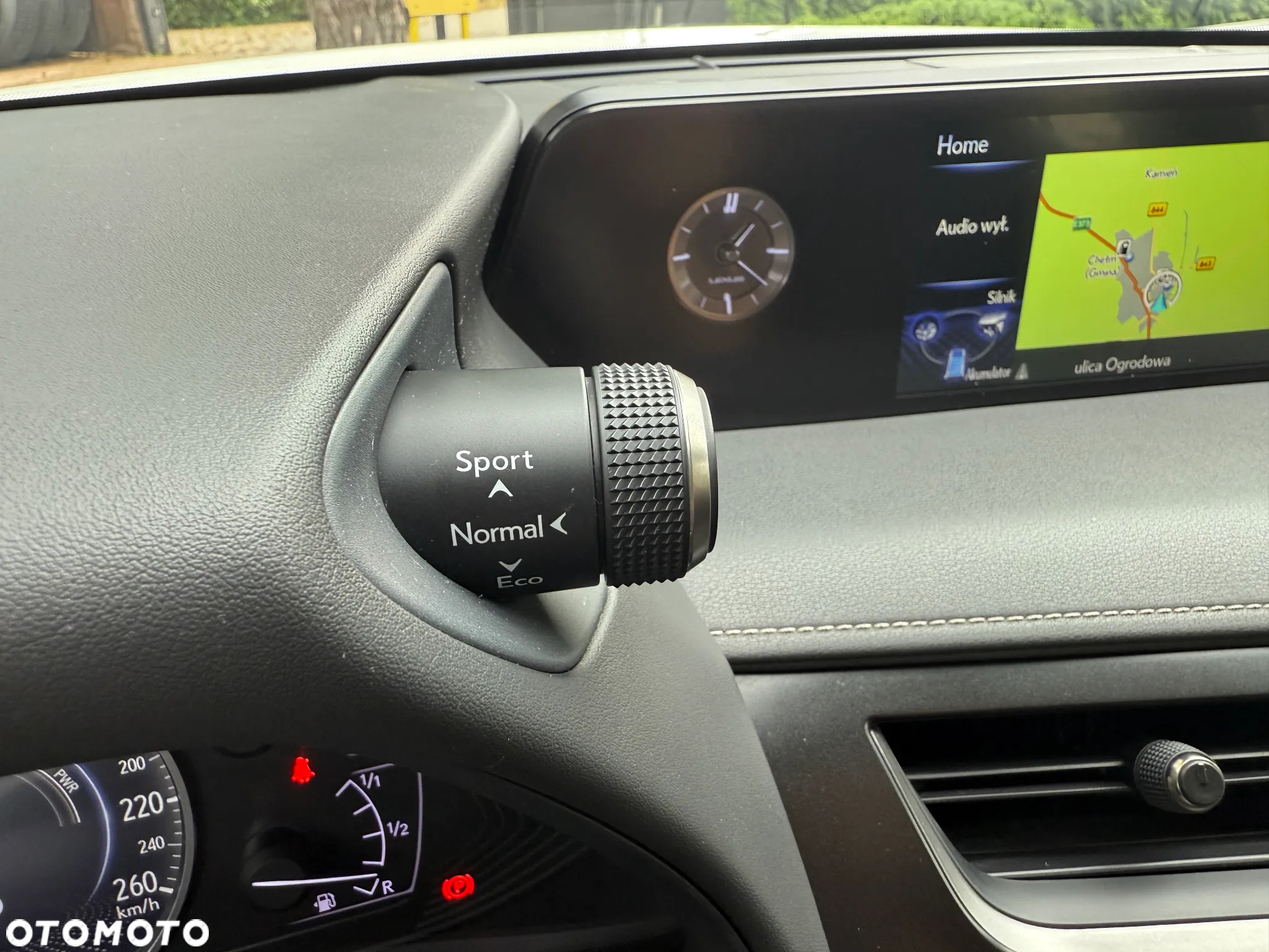 Lexus UX 250h (E-FOUR) Executive Line - 19