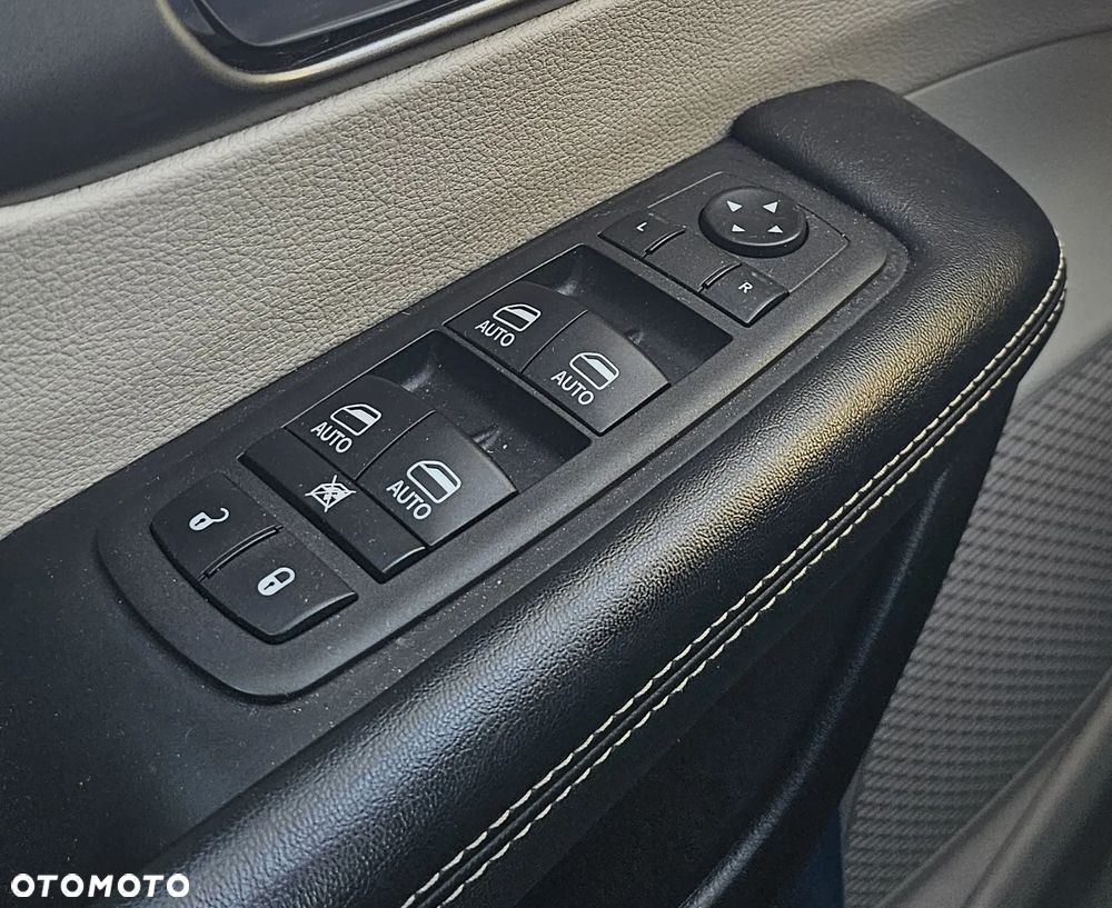 Chrysler Pacifica - 13
