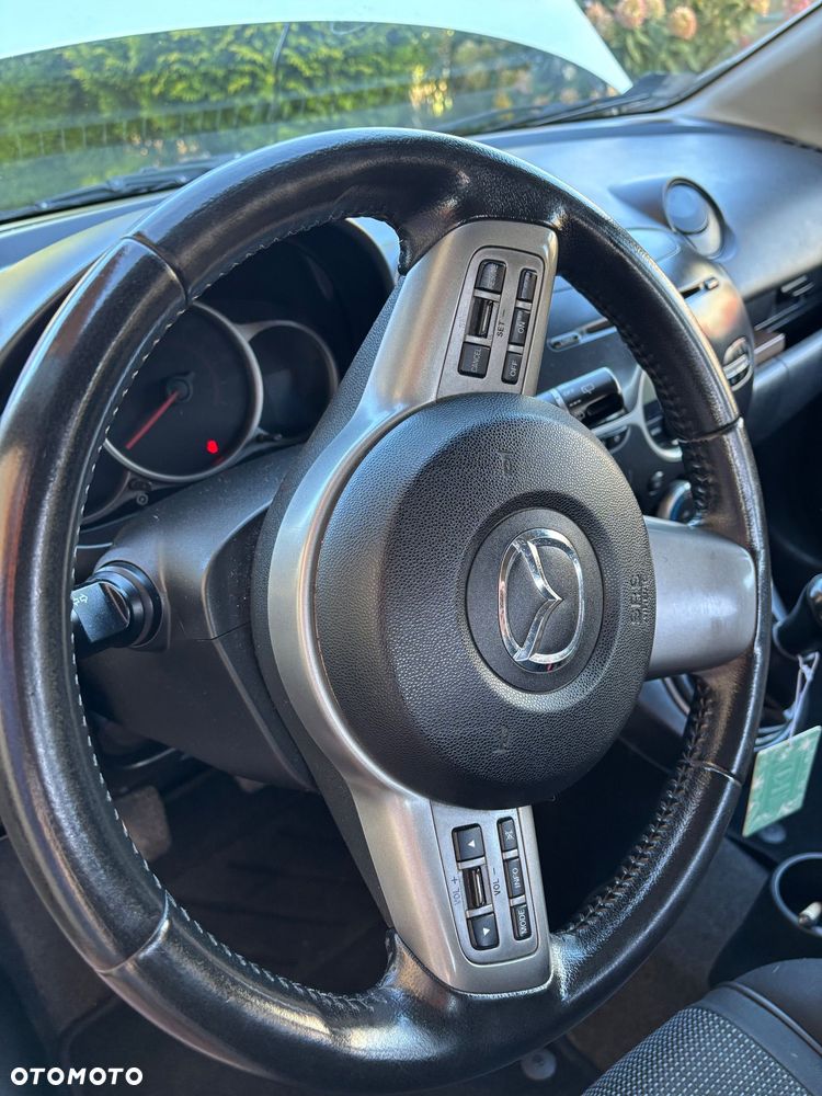 Mazda 2 - 8