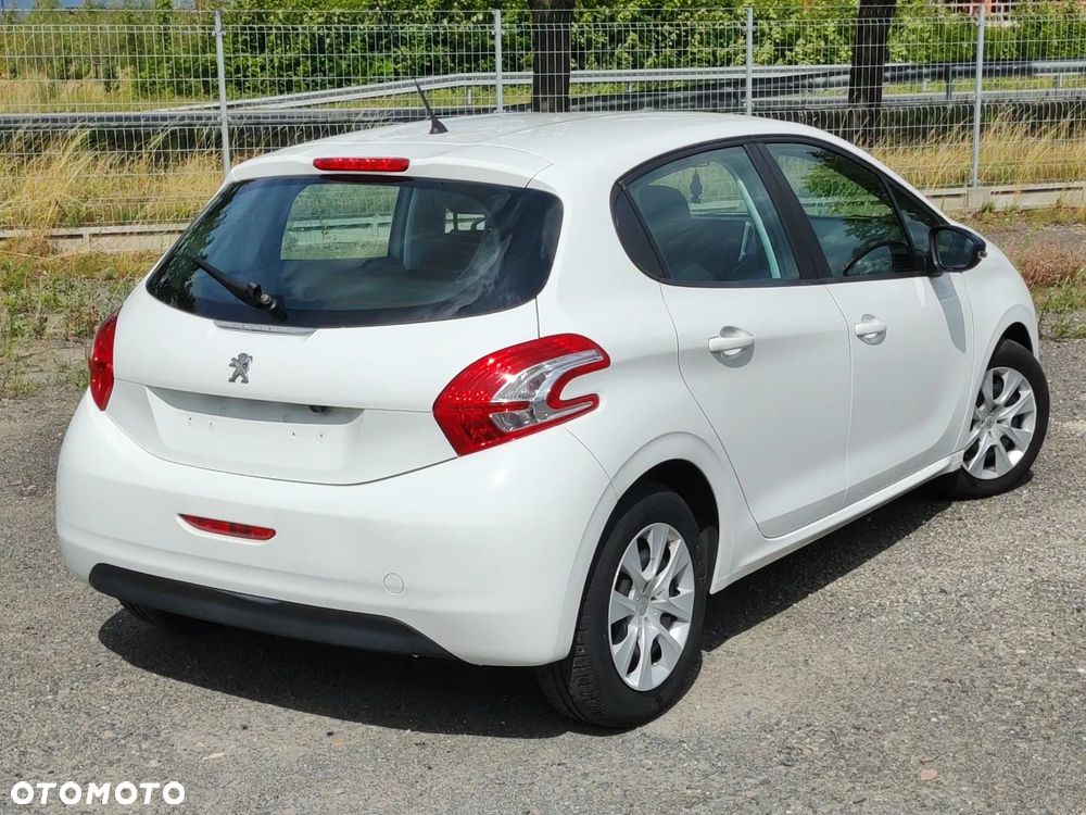 Peugeot 208 - 7
