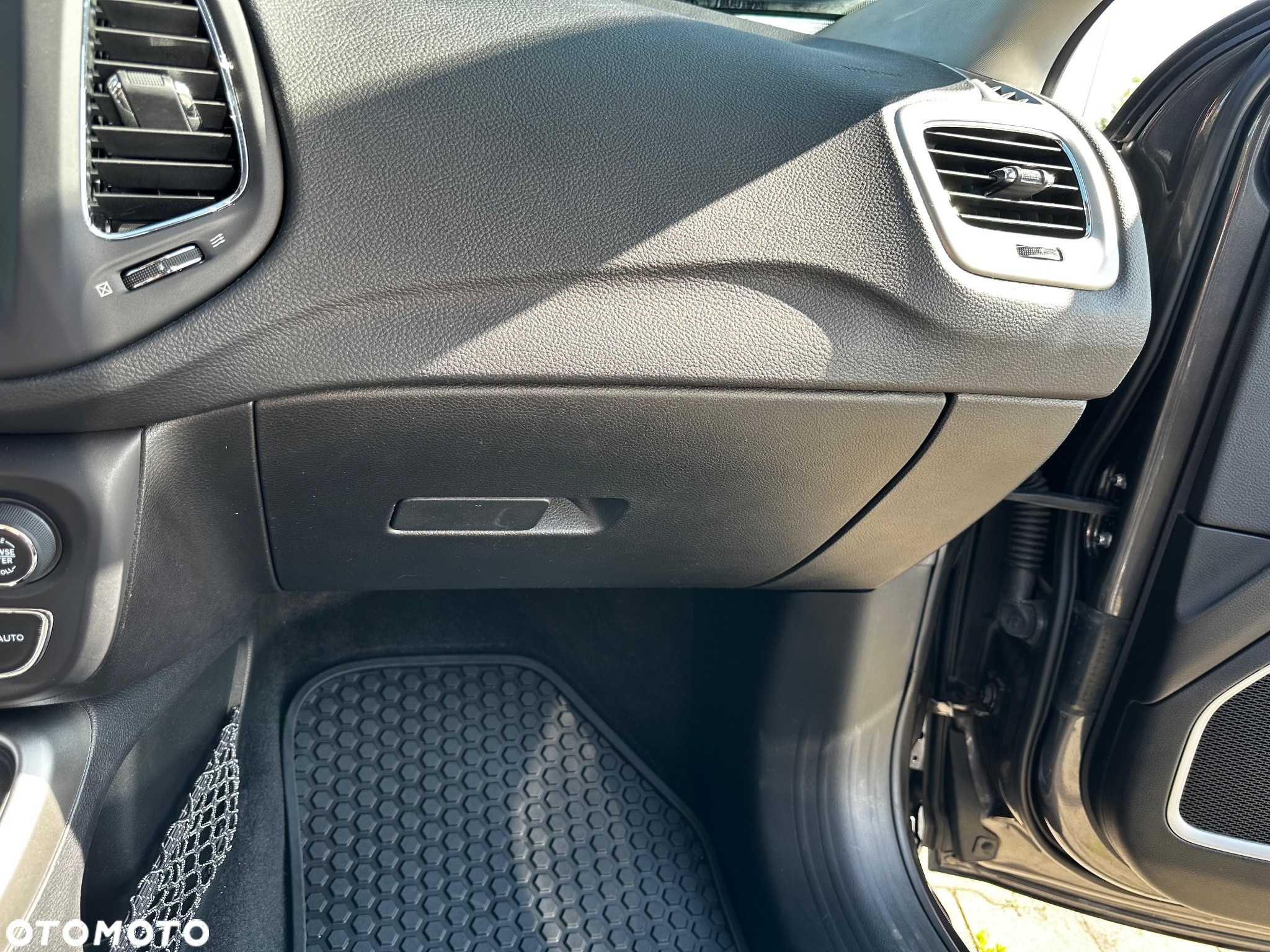 Jeep Compass - 16