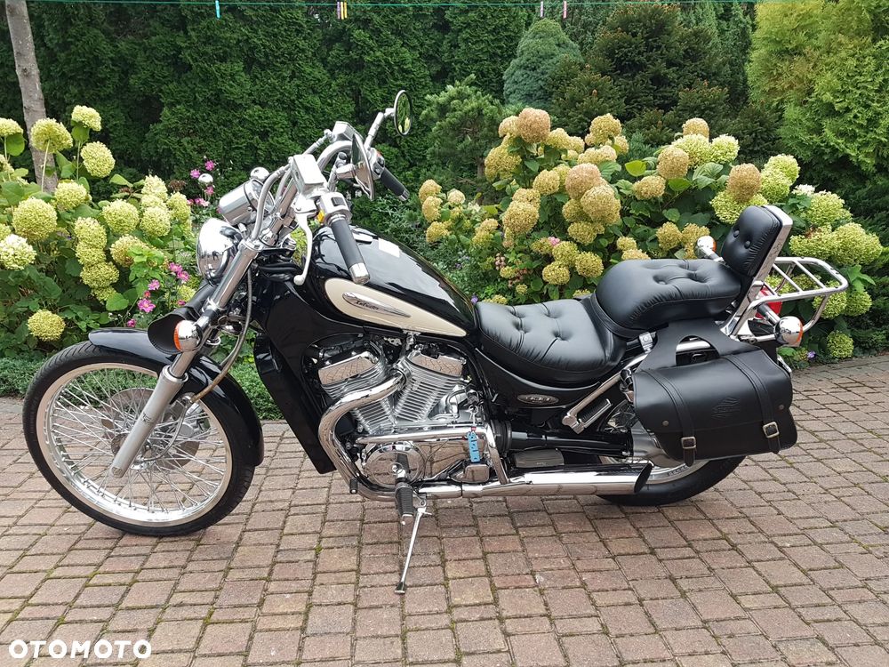 Suzuki Intruder - 7