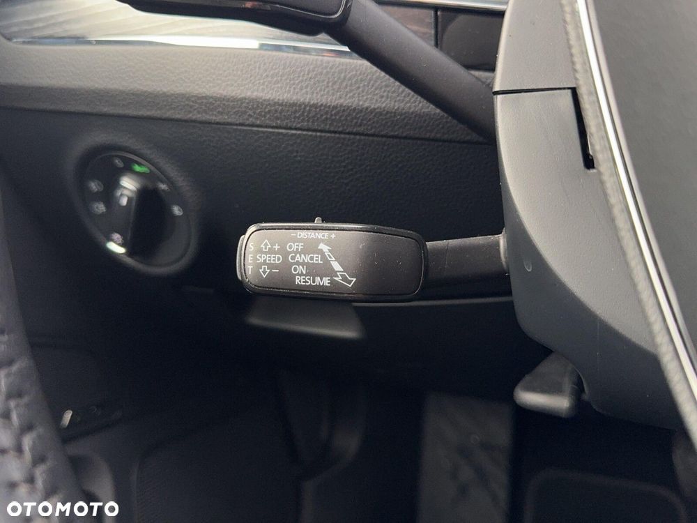 Skoda Superb 2.0 TDI SCR Style DSG - 22