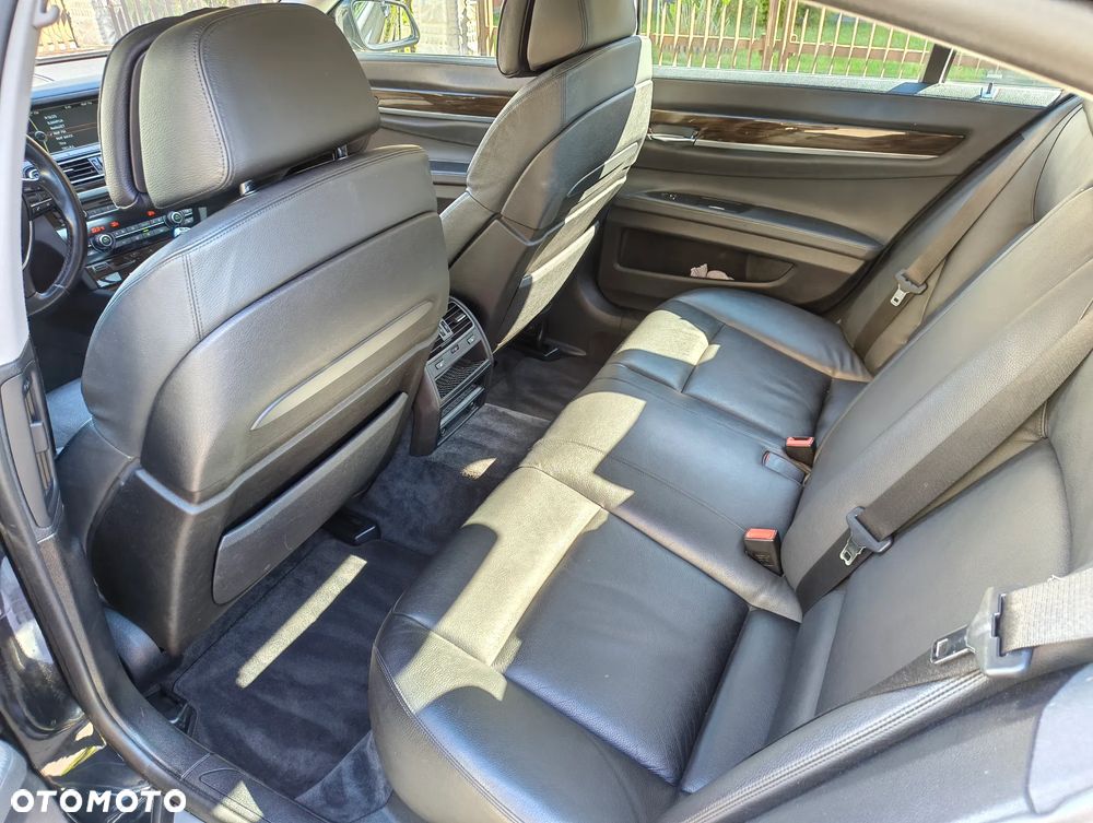 BMW Seria 7 730d - 12