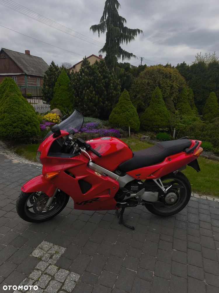Honda VFR - 15